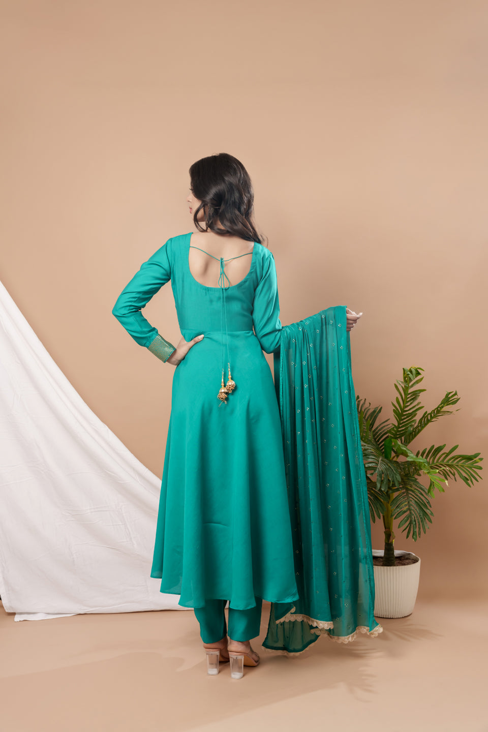 Weavllite Green Silk Blend Embroidered Kurta Set