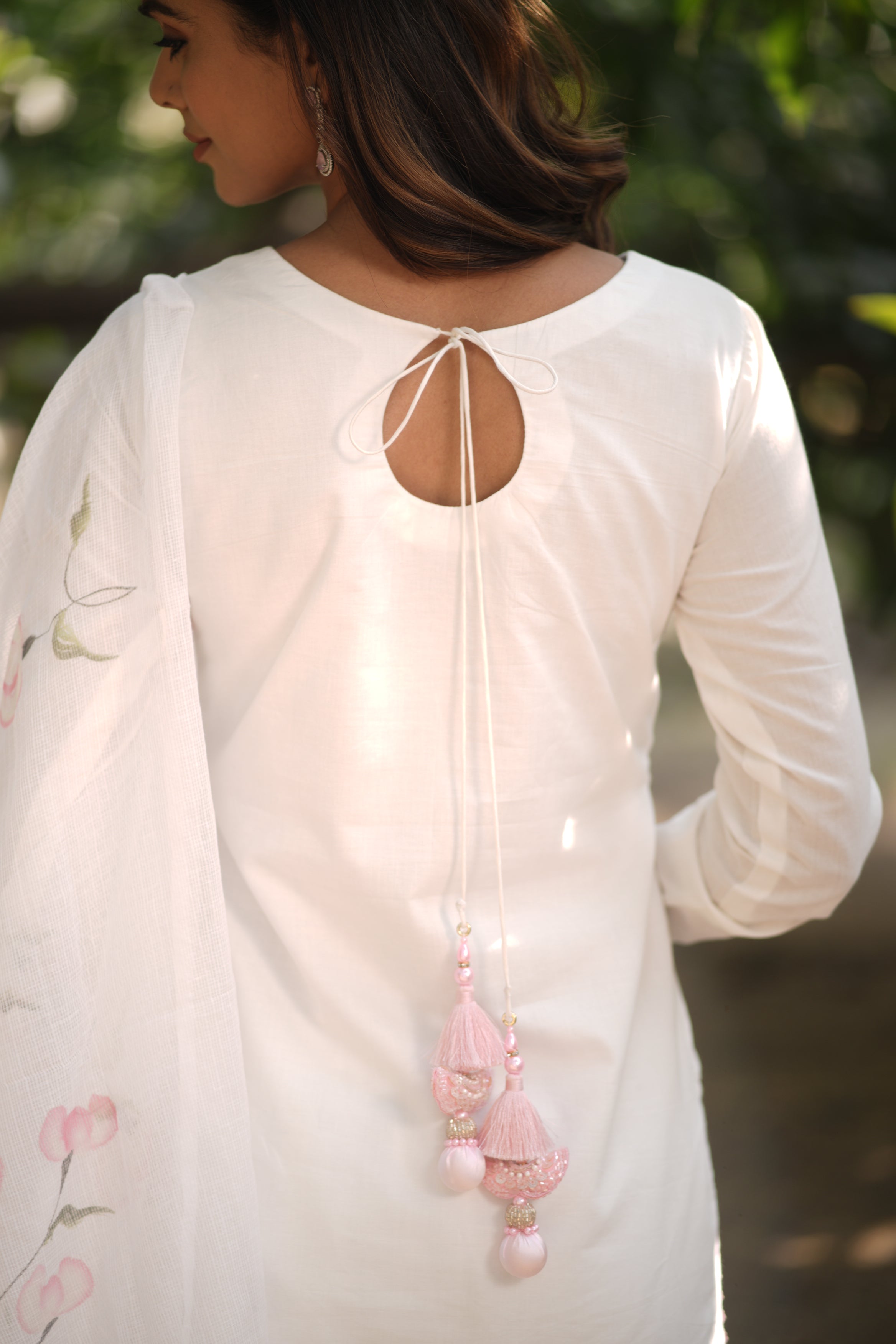 Weavllite Women's White Pure Cotton Jaipuri Hand Painted Kurta Set